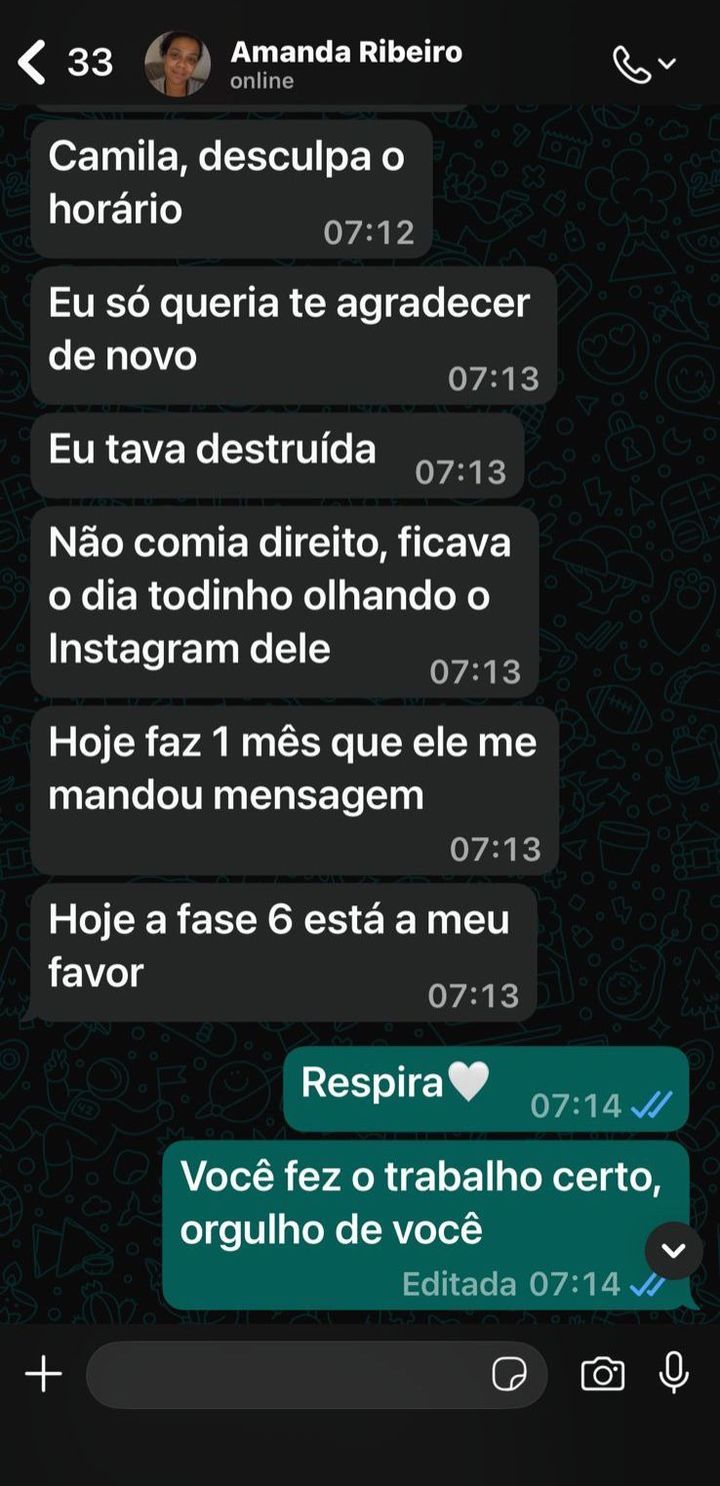 Conversa de Amanda com a Camila no WhatsApp