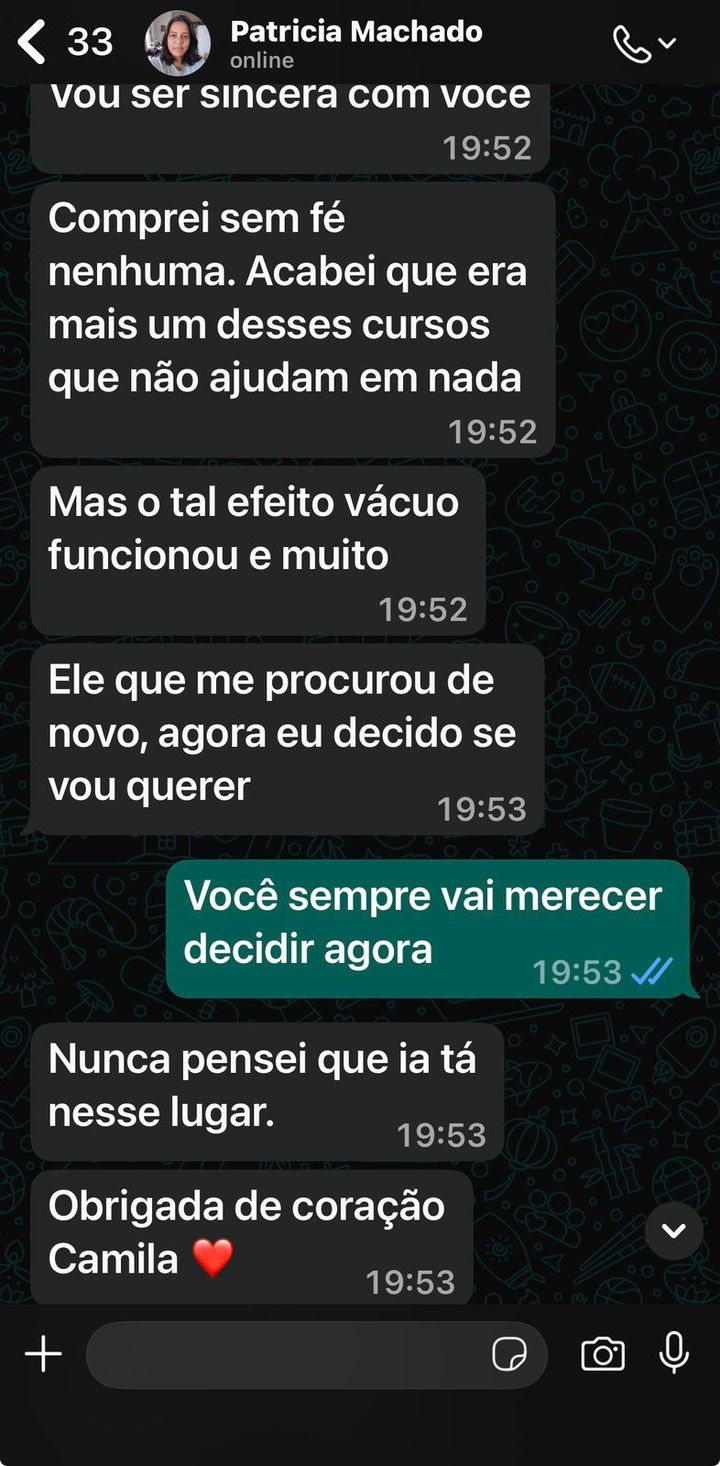 Conversa de Patrícia com a Camila no WhatsApp